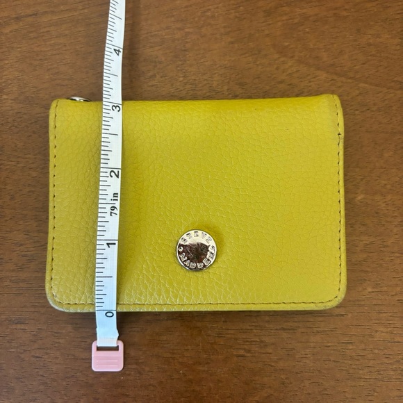 2/$15 Steve Madden Bifold Card Case Lemon, Steve Madden BFold - Picture 11 of 11